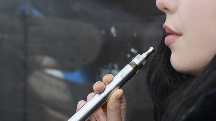 elfbar elfa master akku US seizes more illegal e-cigarettes, but thousands of new ones are  launching